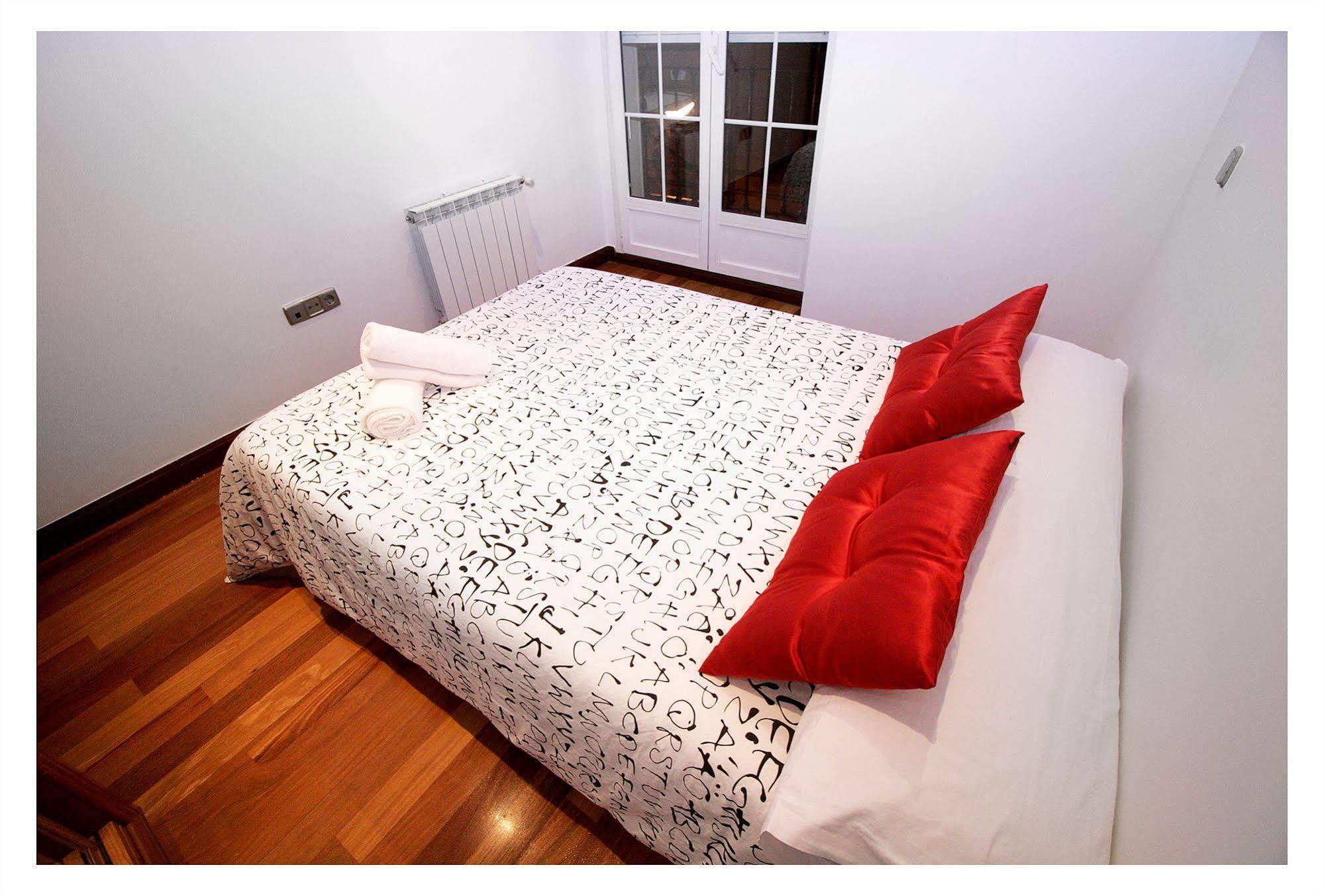 Madrid Gran Via, Behap Apartments Bagian luar foto